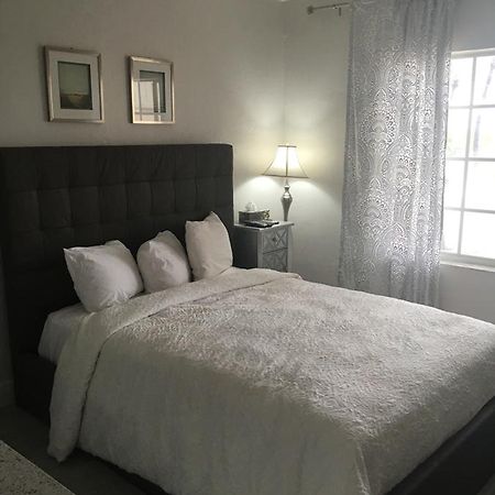 Courtyard Villa Hotel 로더데일-바이더시 외부 사진